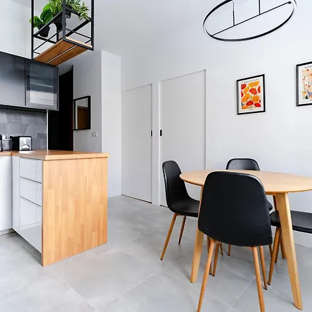 Palace Of Culture View Apartment Warsaw